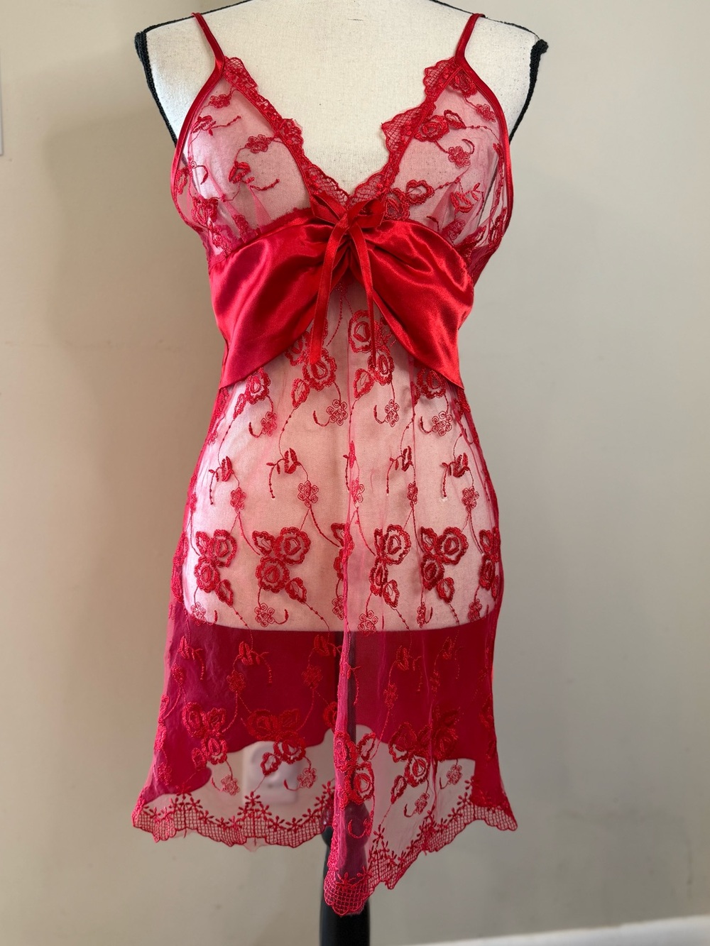 Floral satin lace red sheer sleeveless intimate gown SZ M